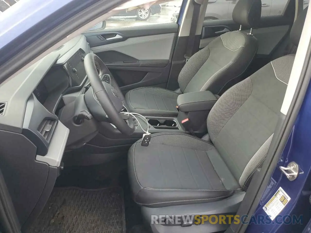 7 Photograph of a damaged car 3VVEX7B23RM104633 VOLKSWAGEN TAOS SE 2024