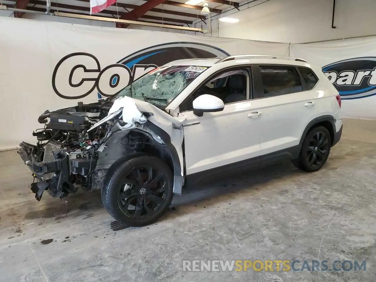 1 Photograph of a damaged car 3VVEX7B25RM131722 VOLKSWAGEN TAOS SE 2024