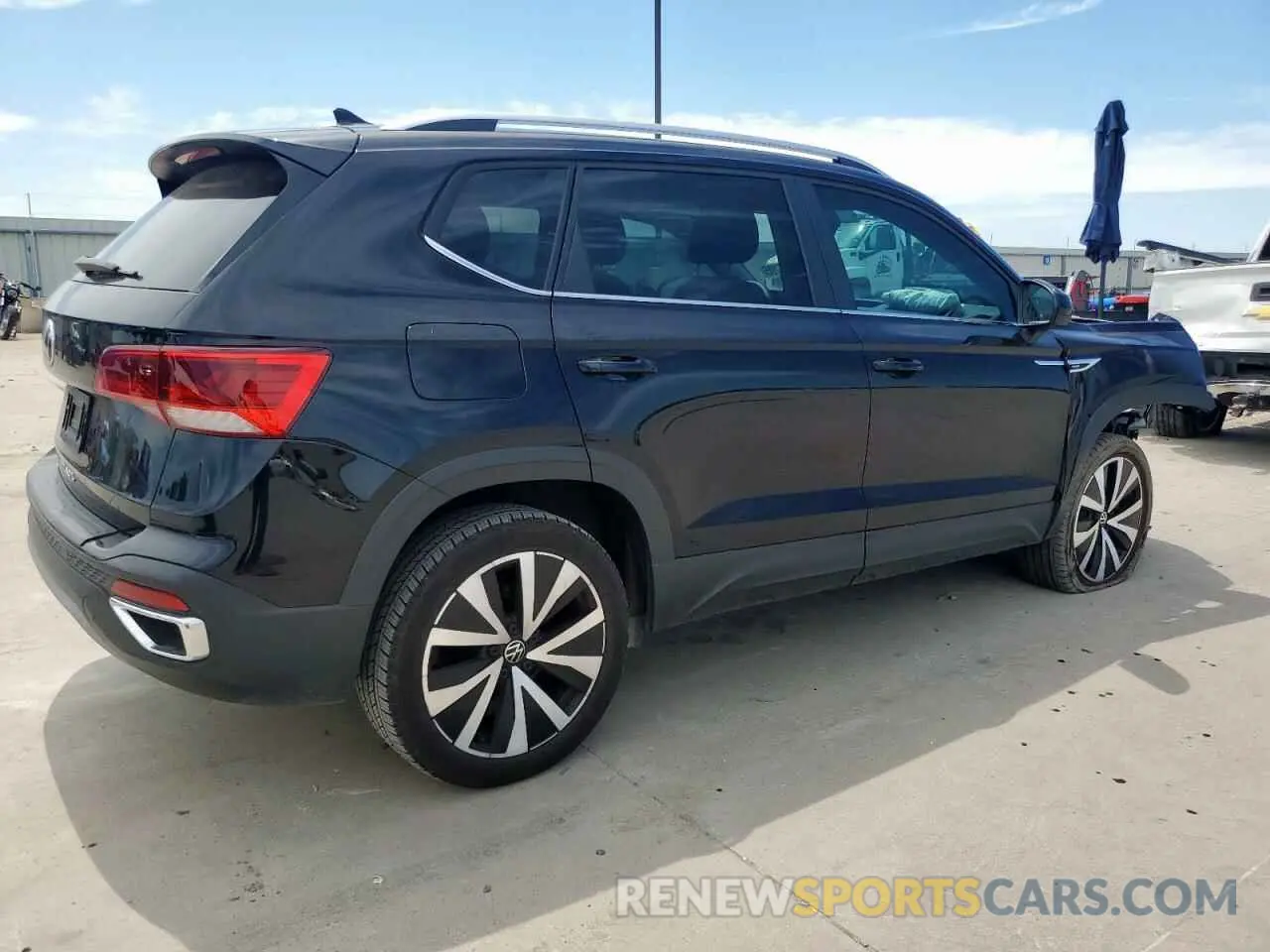 3 Photograph of a damaged car 3VVEX7B27RM026342 VOLKSWAGEN TAOS SE 2024