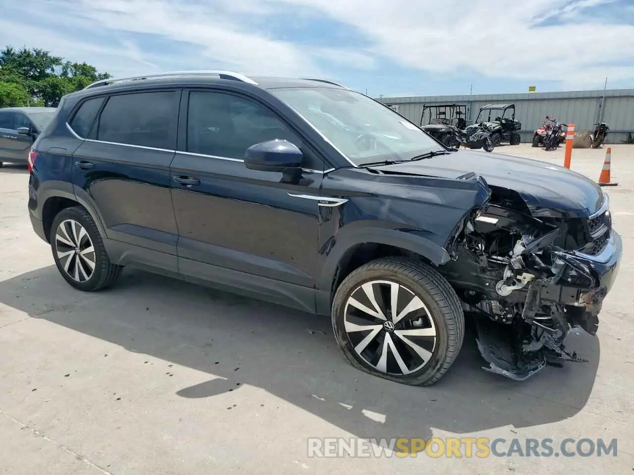 4 Photograph of a damaged car 3VVEX7B27RM026342 VOLKSWAGEN TAOS SE 2024