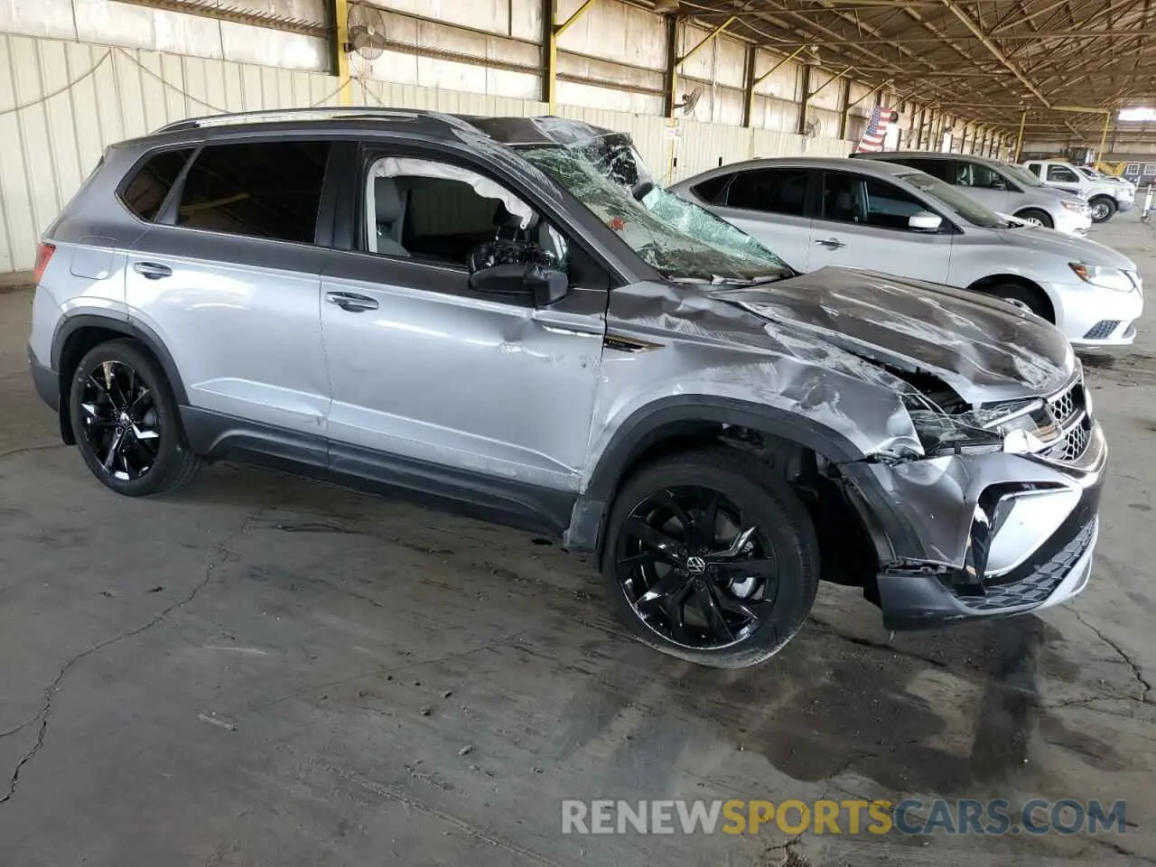4 Photograph of a damaged car 3VVEX7B29RM053705 VOLKSWAGEN TAOS SE 2024