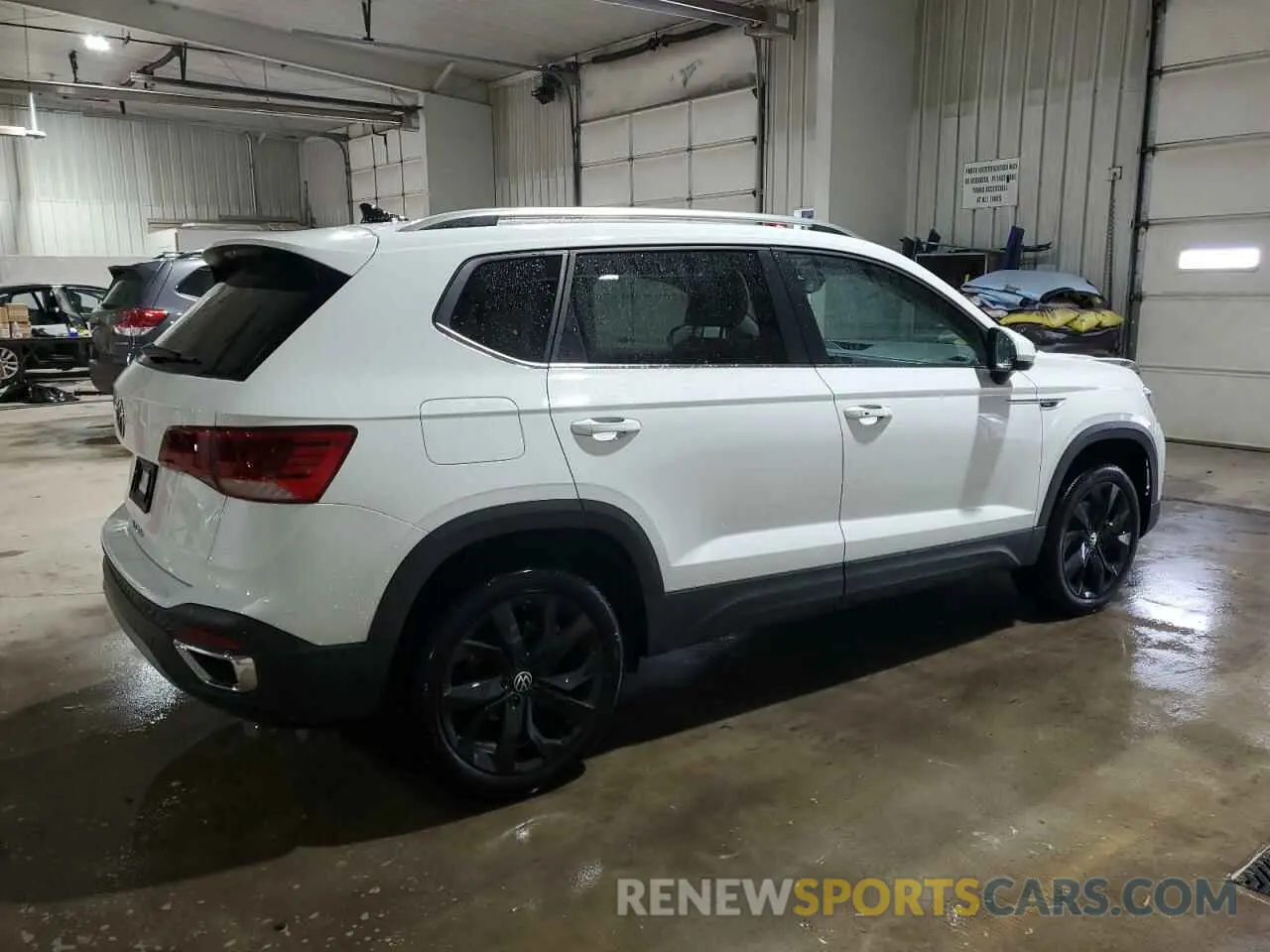 3 Photograph of a damaged car 3VVEX7B29RM131304 VOLKSWAGEN TAOS SE 2024