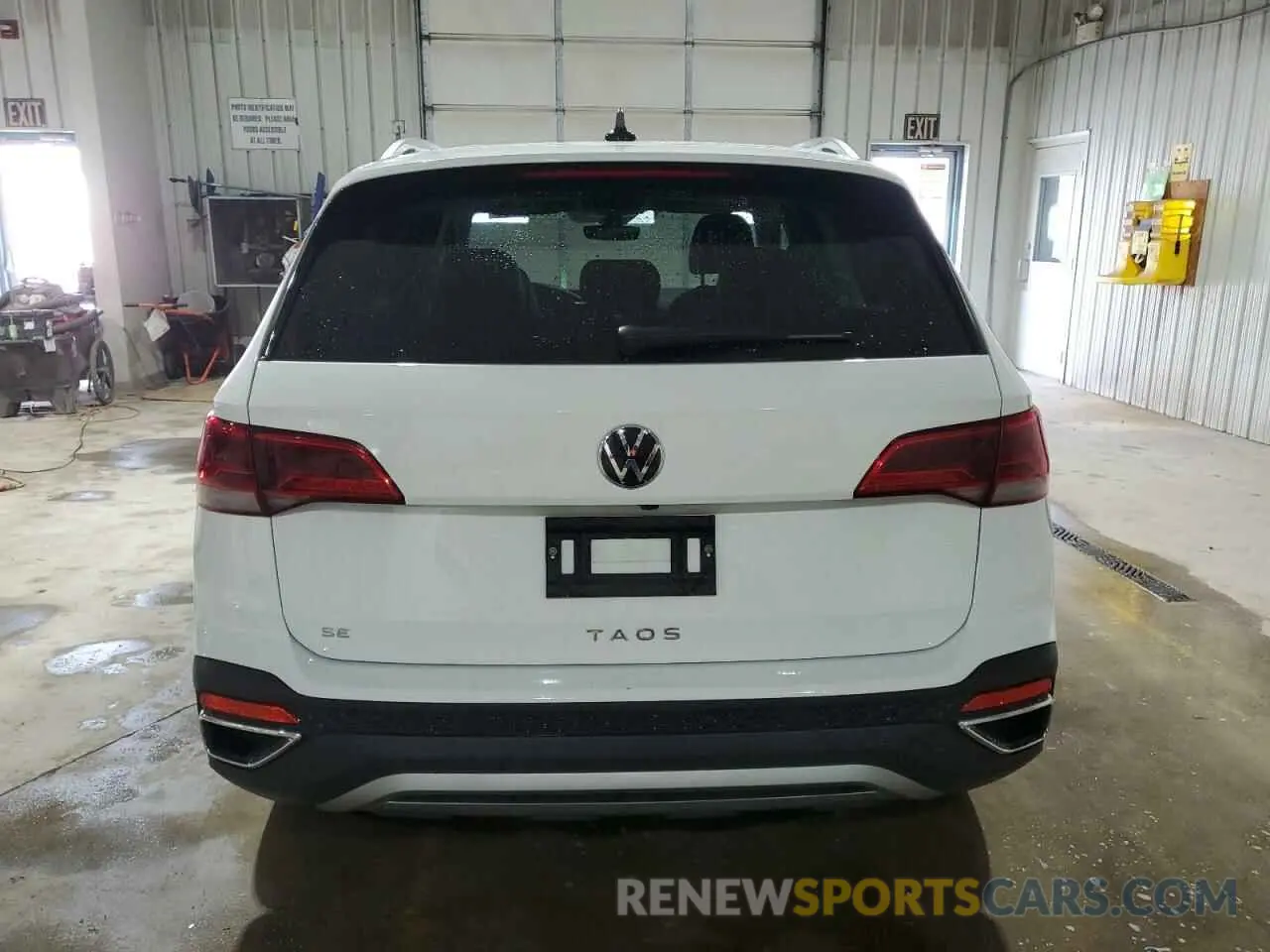 6 Photograph of a damaged car 3VVEX7B29RM131304 VOLKSWAGEN TAOS SE 2024
