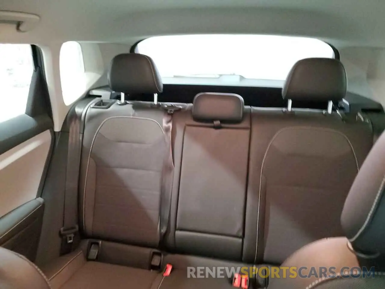 10 Photograph of a damaged car 3VVSX7B21RM009040 VOLKSWAGEN TAOS SE 2024