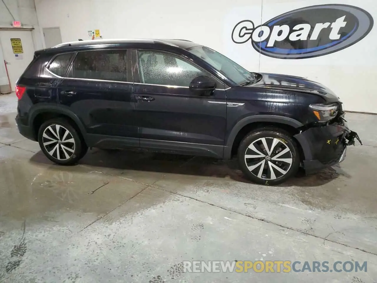 4 Photograph of a damaged car 3VVSX7B21RM009040 VOLKSWAGEN TAOS SE 2024