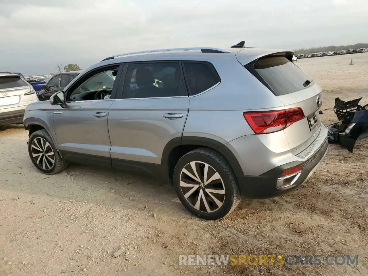 2 Photograph of a damaged car 3VVSX7B21RM069464 VOLKSWAGEN TAOS SE 2024
