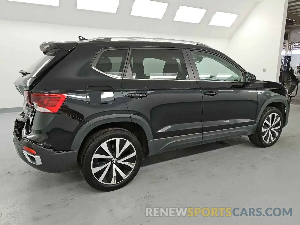 3 Photograph of a damaged car 3VVSX7B23RM067375 VOLKSWAGEN TAOS SE 2024