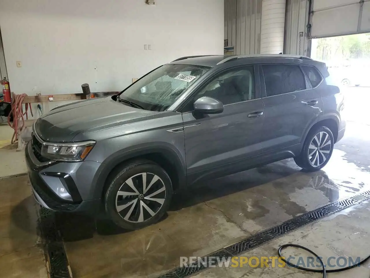 1 Photograph of a damaged car 3VVSX7B25RM034829 VOLKSWAGEN TAOS SE 2024