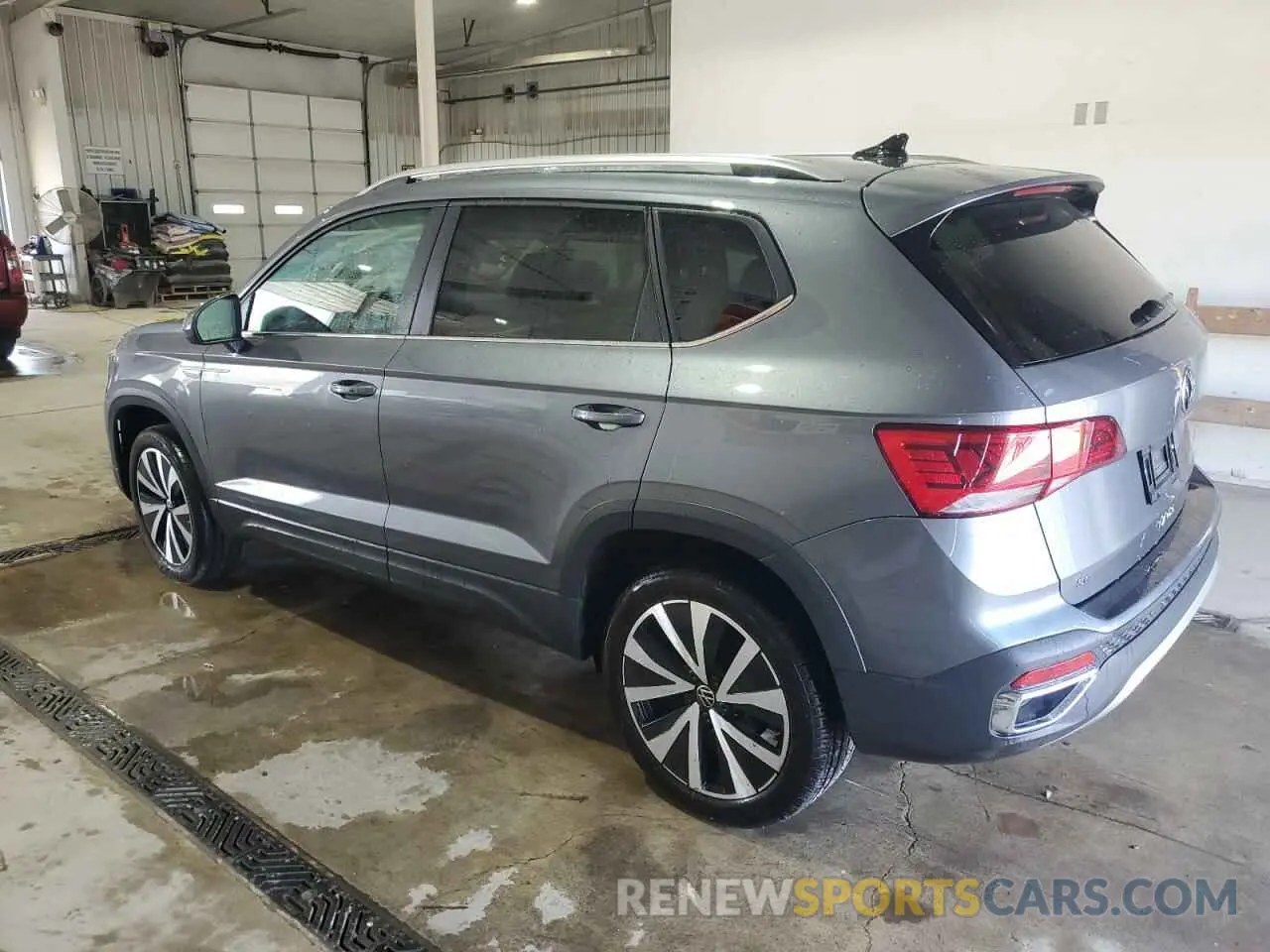 2 Photograph of a damaged car 3VVSX7B25RM034829 VOLKSWAGEN TAOS SE 2024