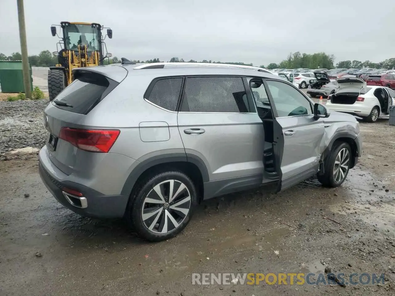 3 Photograph of a damaged car 3VVSX7B27RM031978 VOLKSWAGEN TAOS SE 2024