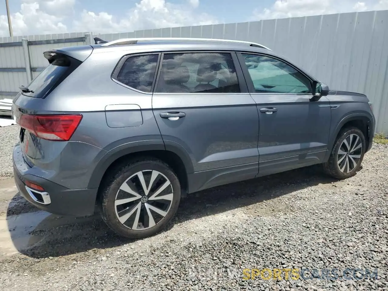 3 Photograph of a damaged car 3VVSX7B29RM044313 VOLKSWAGEN TAOS SE 2024