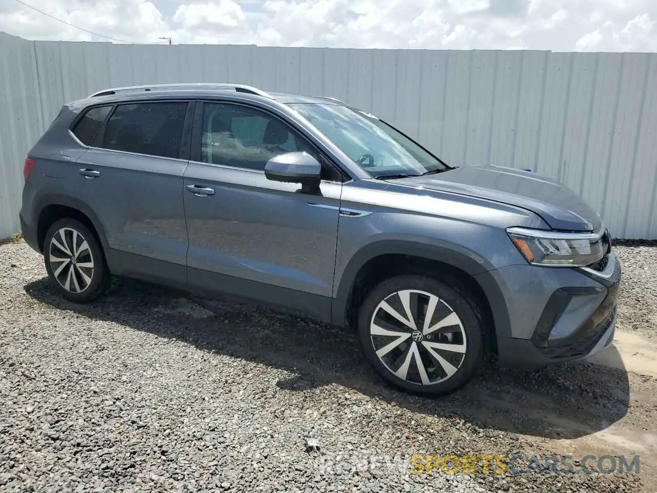 4 Photograph of a damaged car 3VVSX7B29RM044313 VOLKSWAGEN TAOS SE 2024