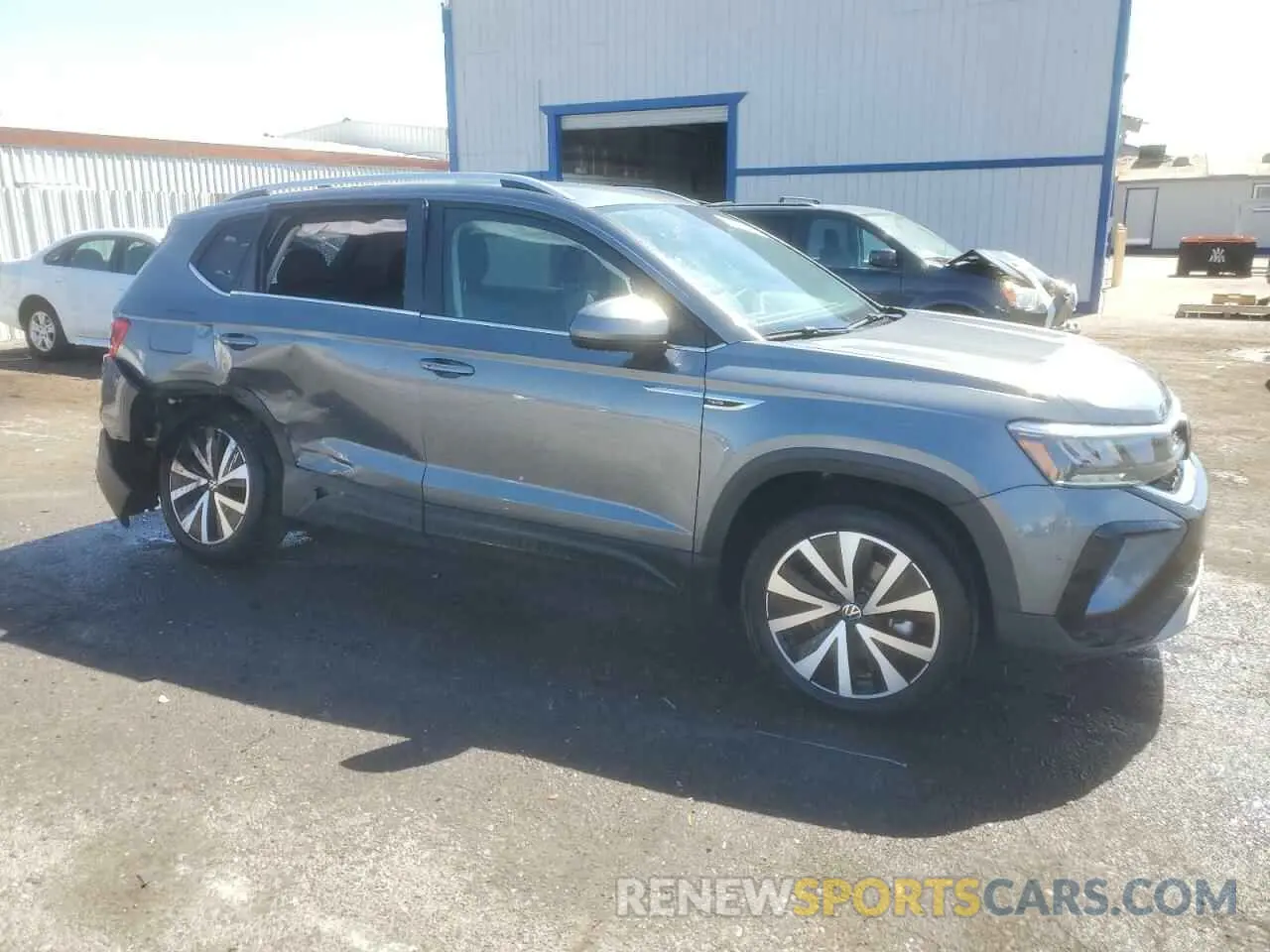 4 Photograph of a damaged car 3VVSX7B29RM070846 VOLKSWAGEN TAOS SE 2024