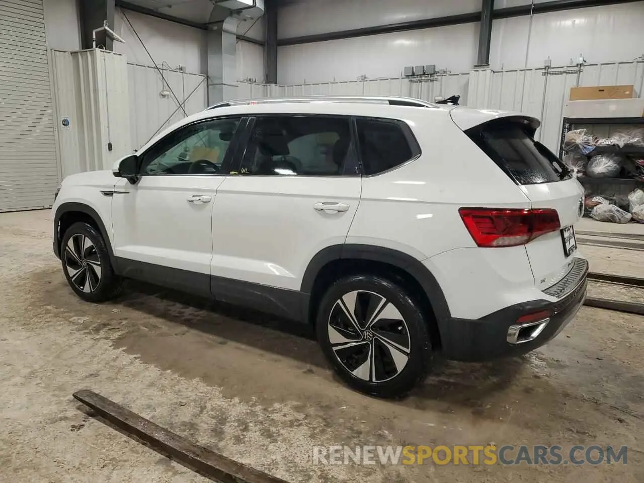 2 Photograph of a damaged car 3VVUX7B22RM075931 VOLKSWAGEN TAOS SE 2024