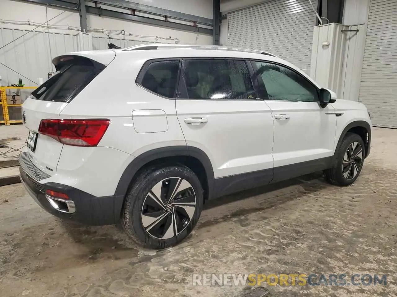 3 Photograph of a damaged car 3VVUX7B22RM075931 VOLKSWAGEN TAOS SE 2024