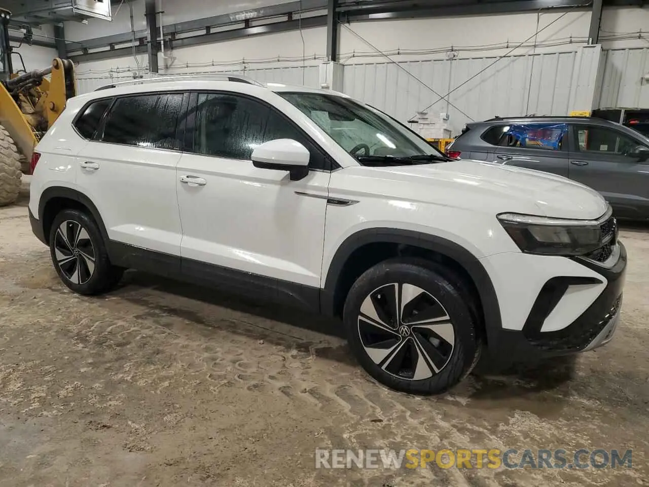 4 Photograph of a damaged car 3VVUX7B22RM075931 VOLKSWAGEN TAOS SE 2024