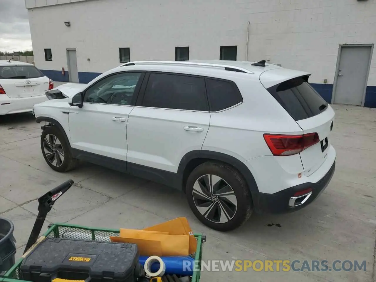 2 Photograph of a damaged car 3VVUX7B23RM094813 VOLKSWAGEN TAOS SE 2024