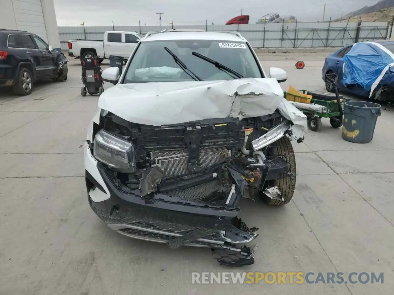 5 Photograph of a damaged car 3VVUX7B23RM094813 VOLKSWAGEN TAOS SE 2024