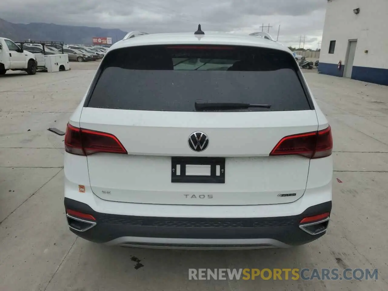 6 Photograph of a damaged car 3VVUX7B23RM094813 VOLKSWAGEN TAOS SE 2024