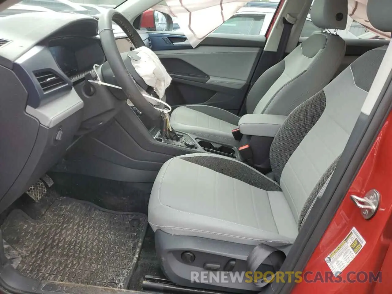 7 Photograph of a damaged car 3VVUX7B25RM025489 VOLKSWAGEN TAOS SE 2024