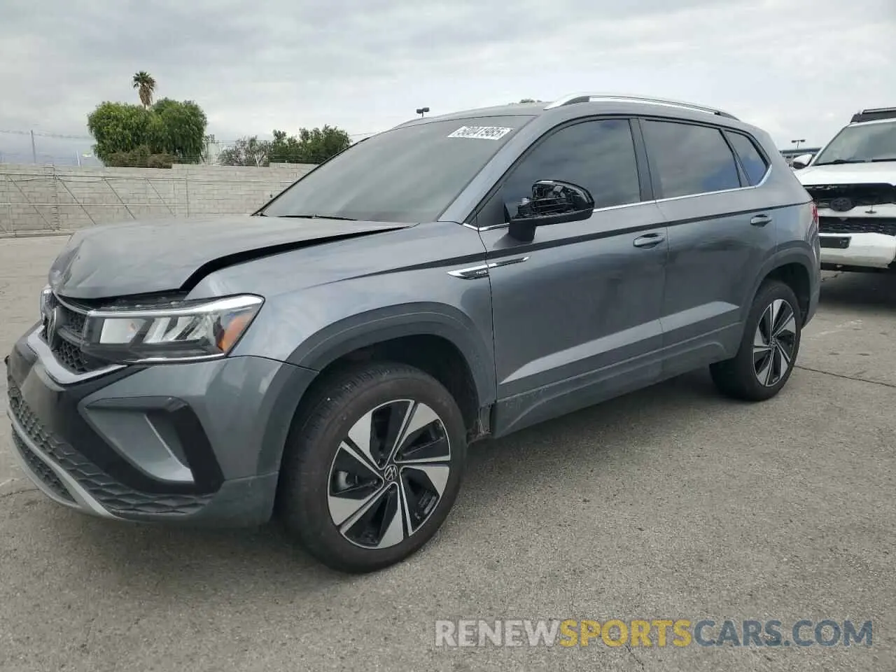 1 Photograph of a damaged car 3VVUX7B25RM049677 VOLKSWAGEN TAOS SE 2024
