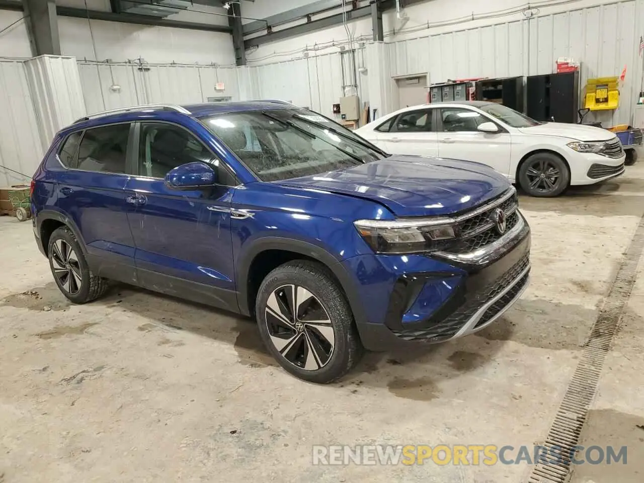 4 Photograph of a damaged car 3VVUX7B25RM091542 VOLKSWAGEN TAOS SE 2024