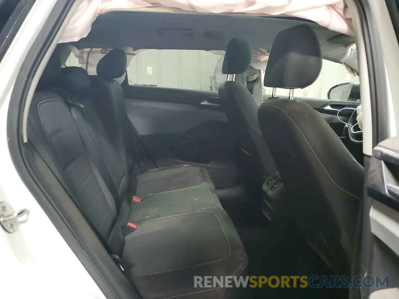 10 Photograph of a damaged car 3VVVX7B26RM017597 VOLKSWAGEN TAOS SE 2024