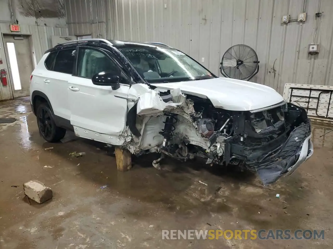 4 Photograph of a damaged car 3VVVX7B26RM017597 VOLKSWAGEN TAOS SE 2024