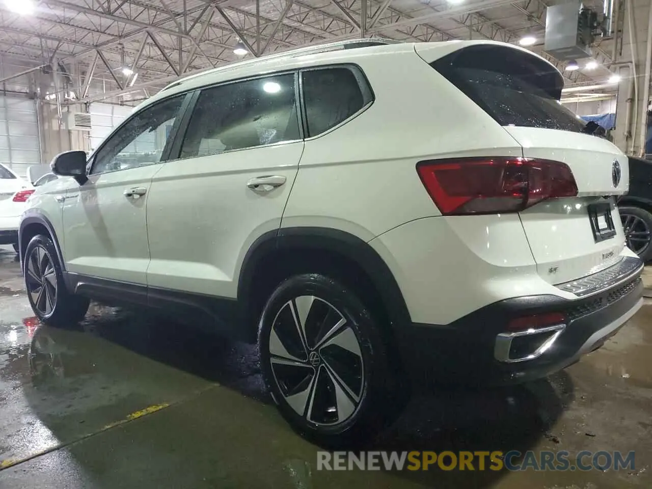 2 Photograph of a damaged car 3VVVX7B26RM118199 VOLKSWAGEN TAOS SE 2024