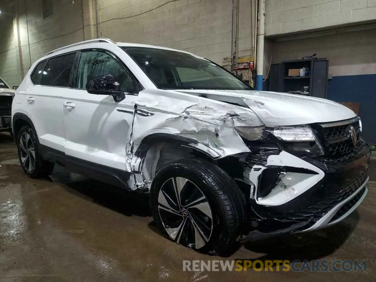 4 Photograph of a damaged car 3VVVX7B26RM118199 VOLKSWAGEN TAOS SE 2024
