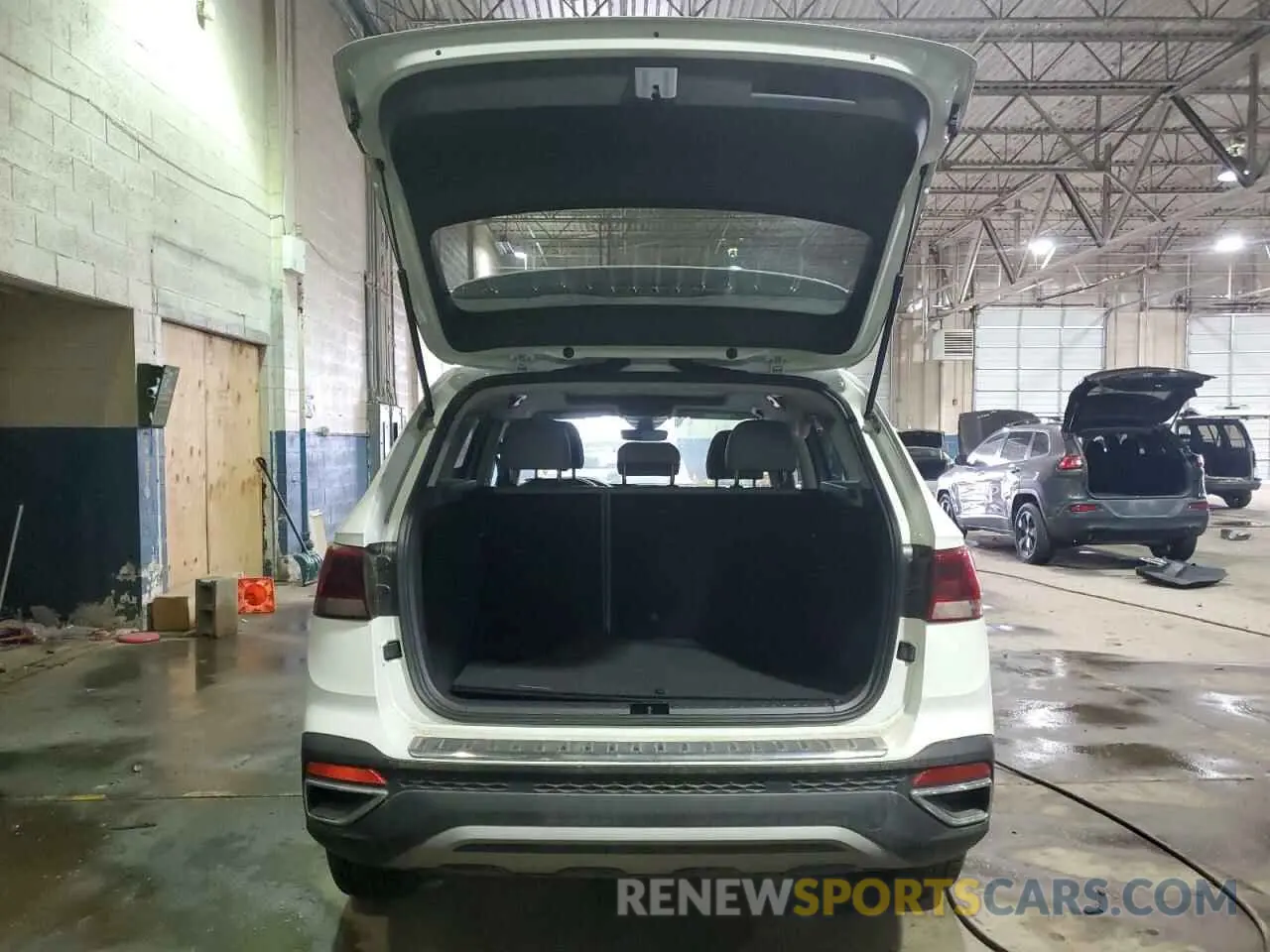 6 Photograph of a damaged car 3VVVX7B26RM118199 VOLKSWAGEN TAOS SE 2024