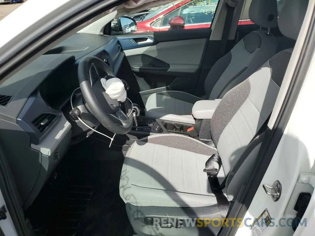 7 Photograph of a damaged car 3VVVX7B26RM118199 VOLKSWAGEN TAOS SE 2024