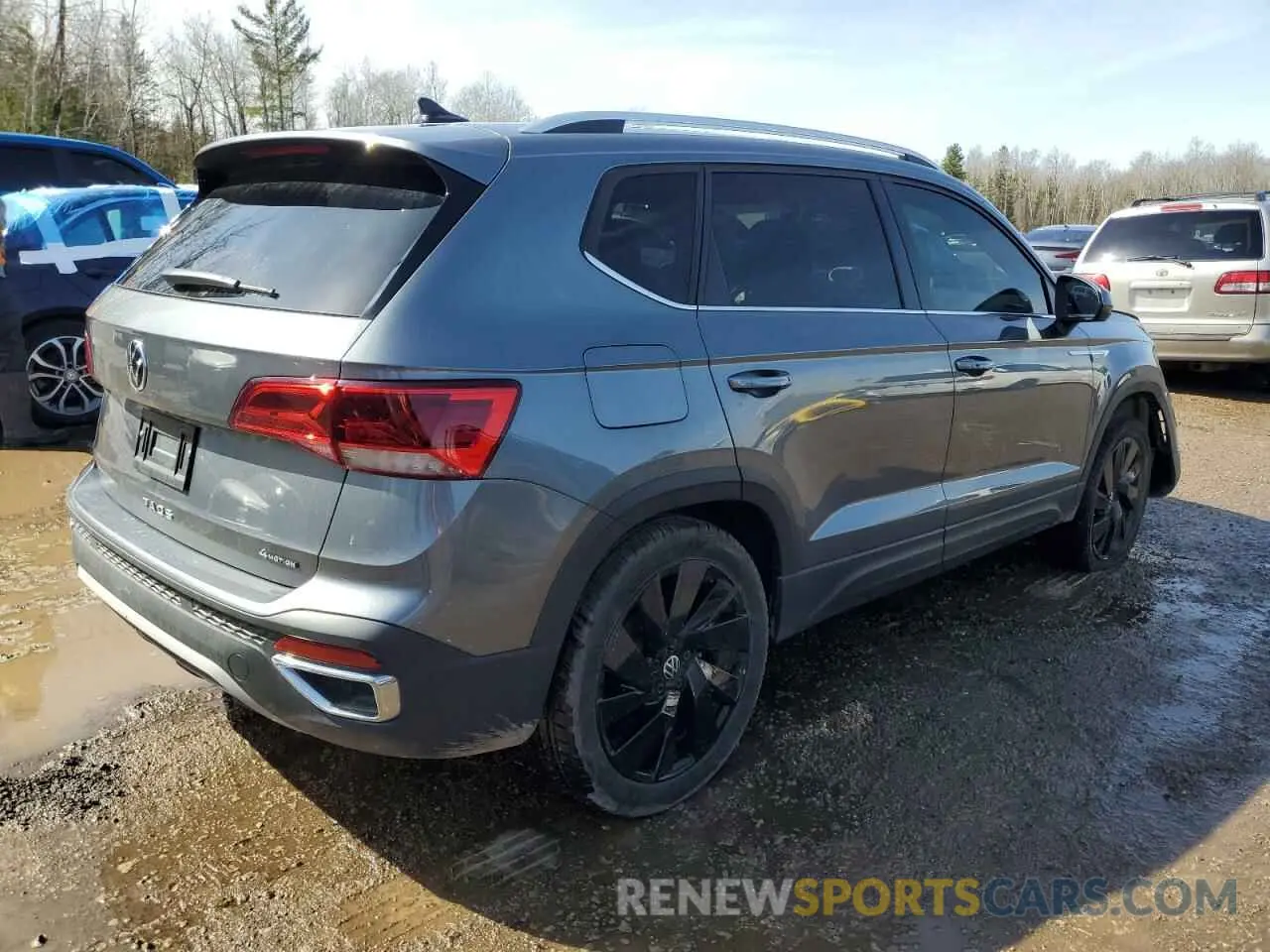 3 Photograph of a damaged car 3VVVX7B2XRM132462 VOLKSWAGEN TAOS SE 2024