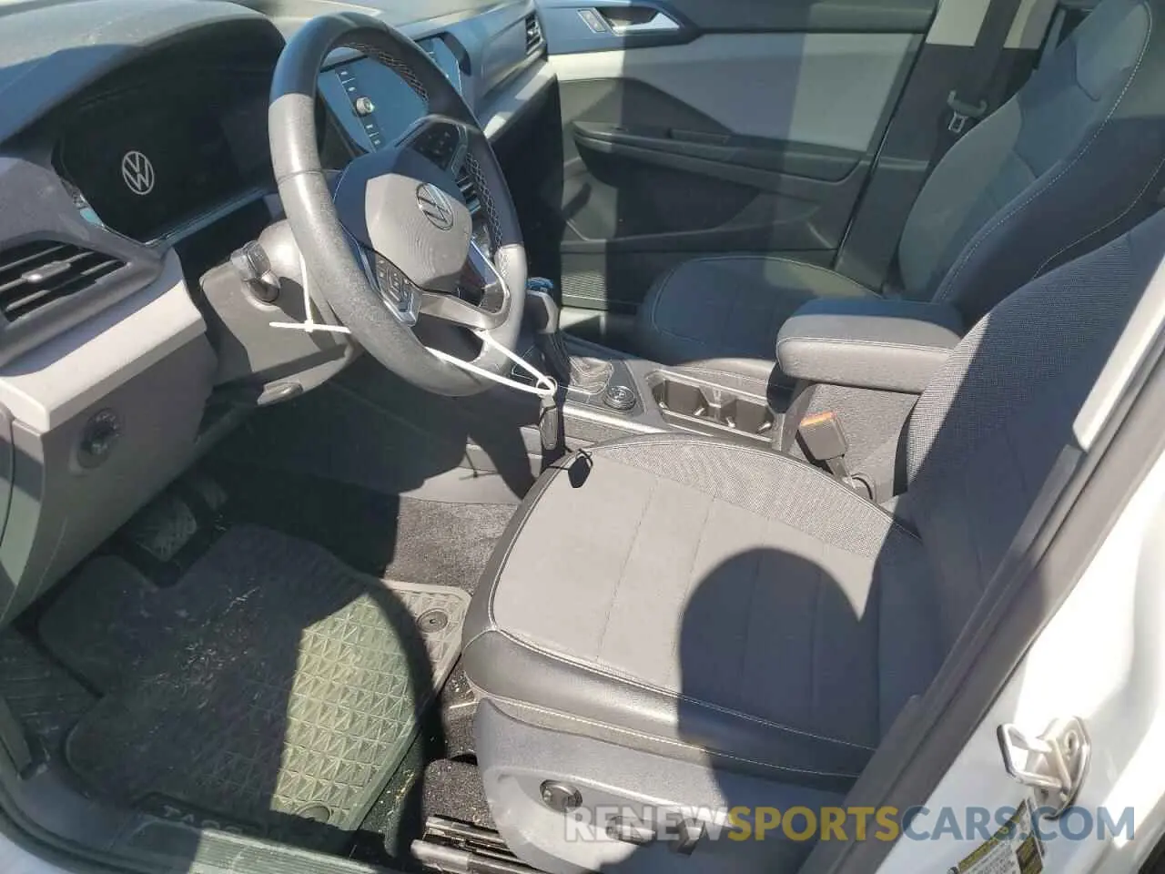 7 Photograph of a damaged car 3VVLX7B23NM090816 VOLKSWAGEN TAOS SE IQ 2022