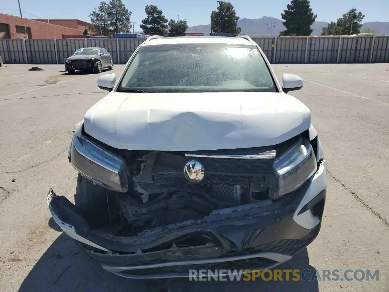 5 Photograph of a damaged car 3VVLX7B27NM023975 VOLKSWAGEN TAOS SE IQ 2022