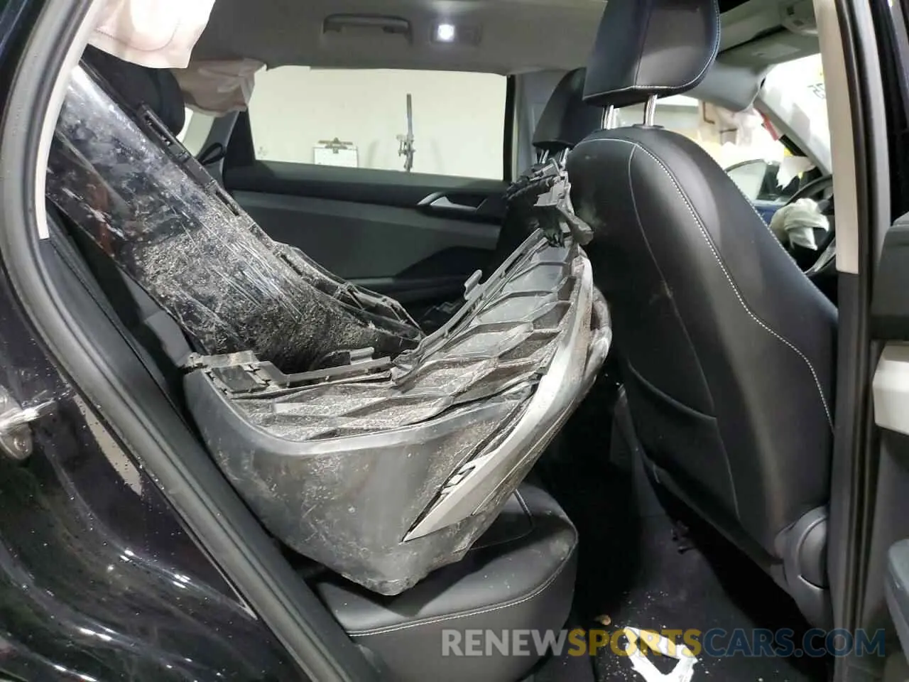 11 Photograph of a damaged car 3VVPX7B2XNM010347 VOLKSWAGEN TAOS SE IQ 2022