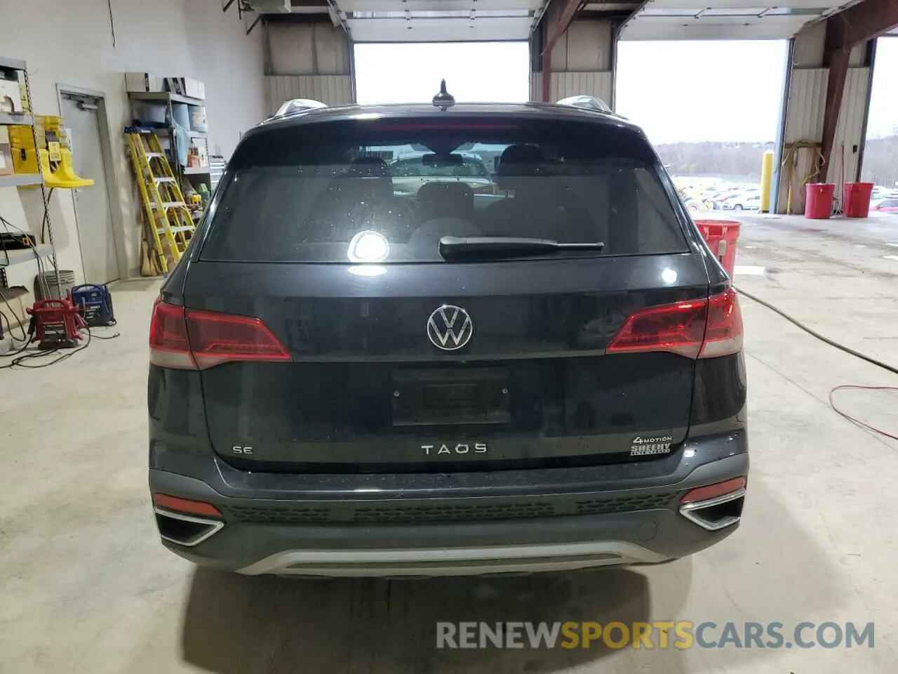 6 Photograph of a damaged car 3VVPX7B2XNM010347 VOLKSWAGEN TAOS SE IQ 2022