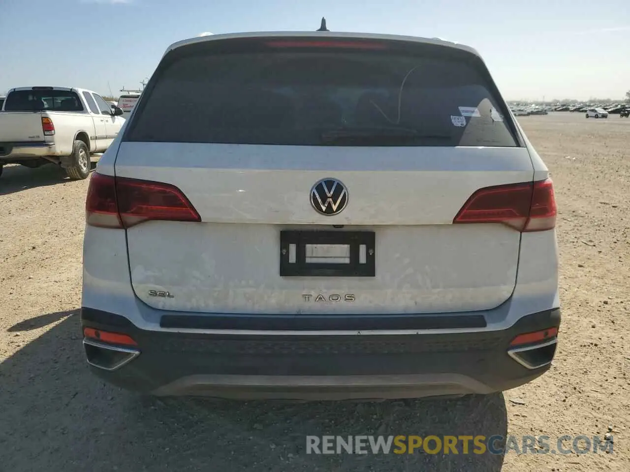 6 Photograph of a damaged car 3VV1X7B26NM002056 VOLKSWAGEN TAOS SEL 2022