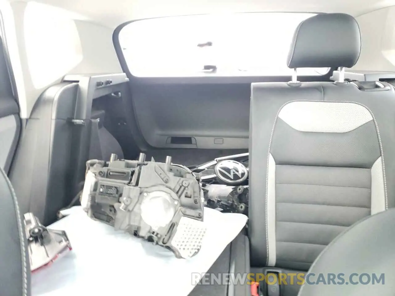 10 Photograph of a damaged car 3VV2X7B20NM030861 VOLKSWAGEN TAOS SEL 2022