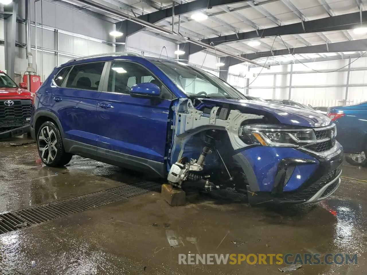 4 Photograph of a damaged car 3VV2X7B21NM043926 VOLKSWAGEN TAOS SEL 2022