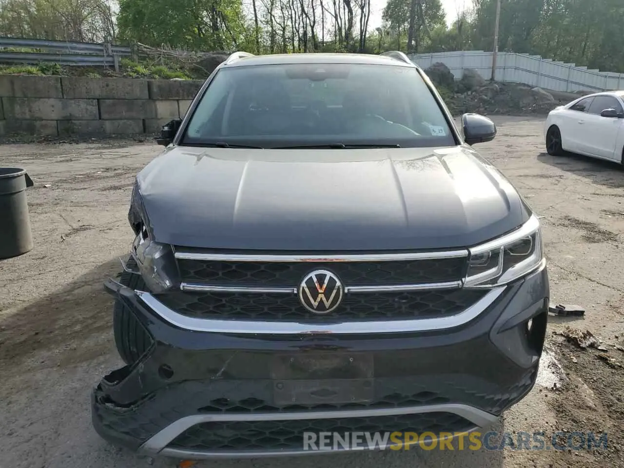 4 Photograph of a damaged car 3VV2X7B26NM054582 VOLKSWAGEN TAOS SEL 2022