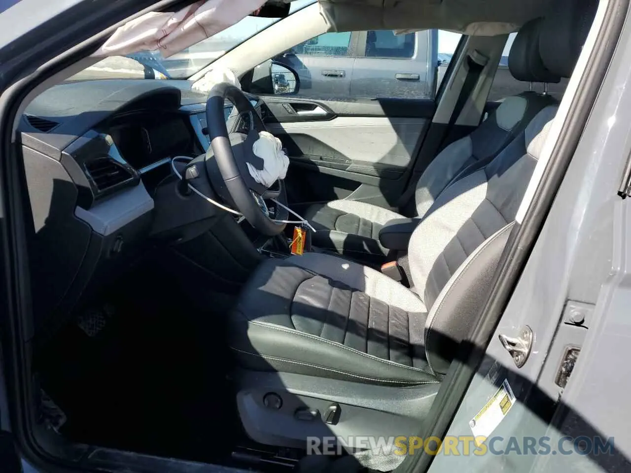 7 Photograph of a damaged car 3VV4X7B27RM099545 VOLKSWAGEN TAOS SEL 2024