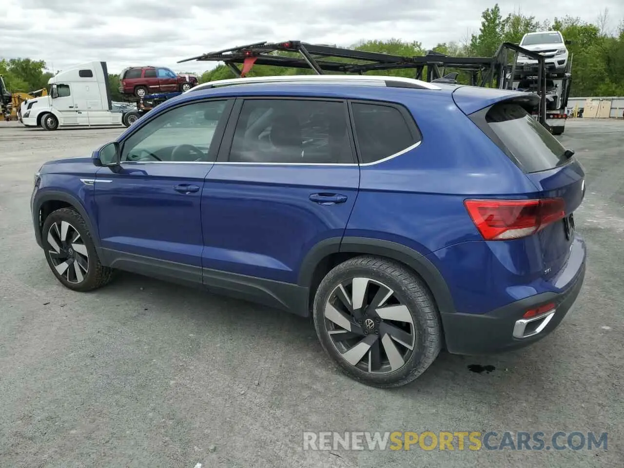 2 Photograph of a damaged car 3VV4X7B29RM118211 VOLKSWAGEN TAOS SEL 2024