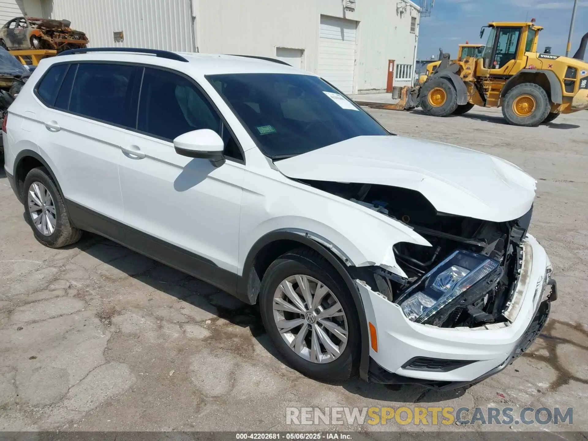 1 Photograph of a damaged car 3VV0B7AX0KM027036 VOLKSWAGEN TIGUAN 2019
