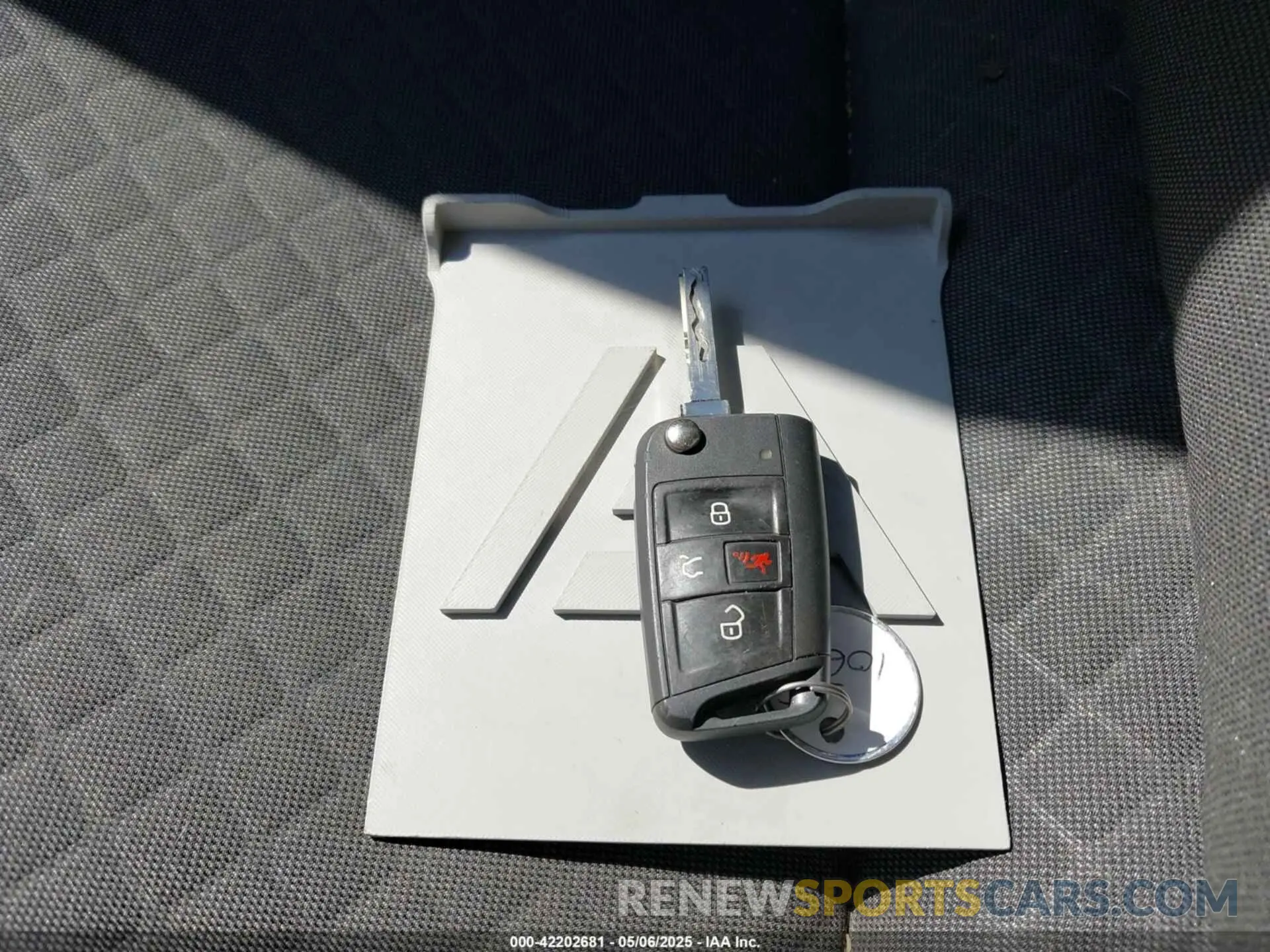 11 Photograph of a damaged car 3VV0B7AX0KM027036 VOLKSWAGEN TIGUAN 2019
