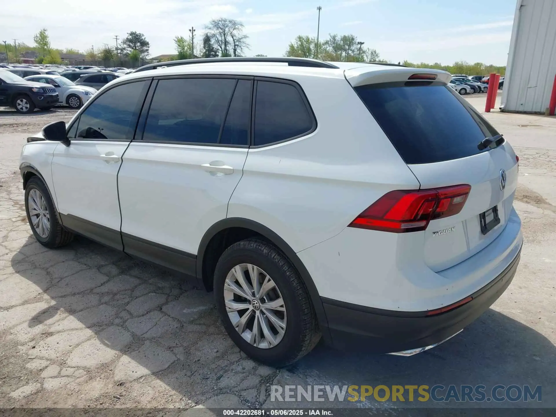 3 Photograph of a damaged car 3VV0B7AX0KM027036 VOLKSWAGEN TIGUAN 2019