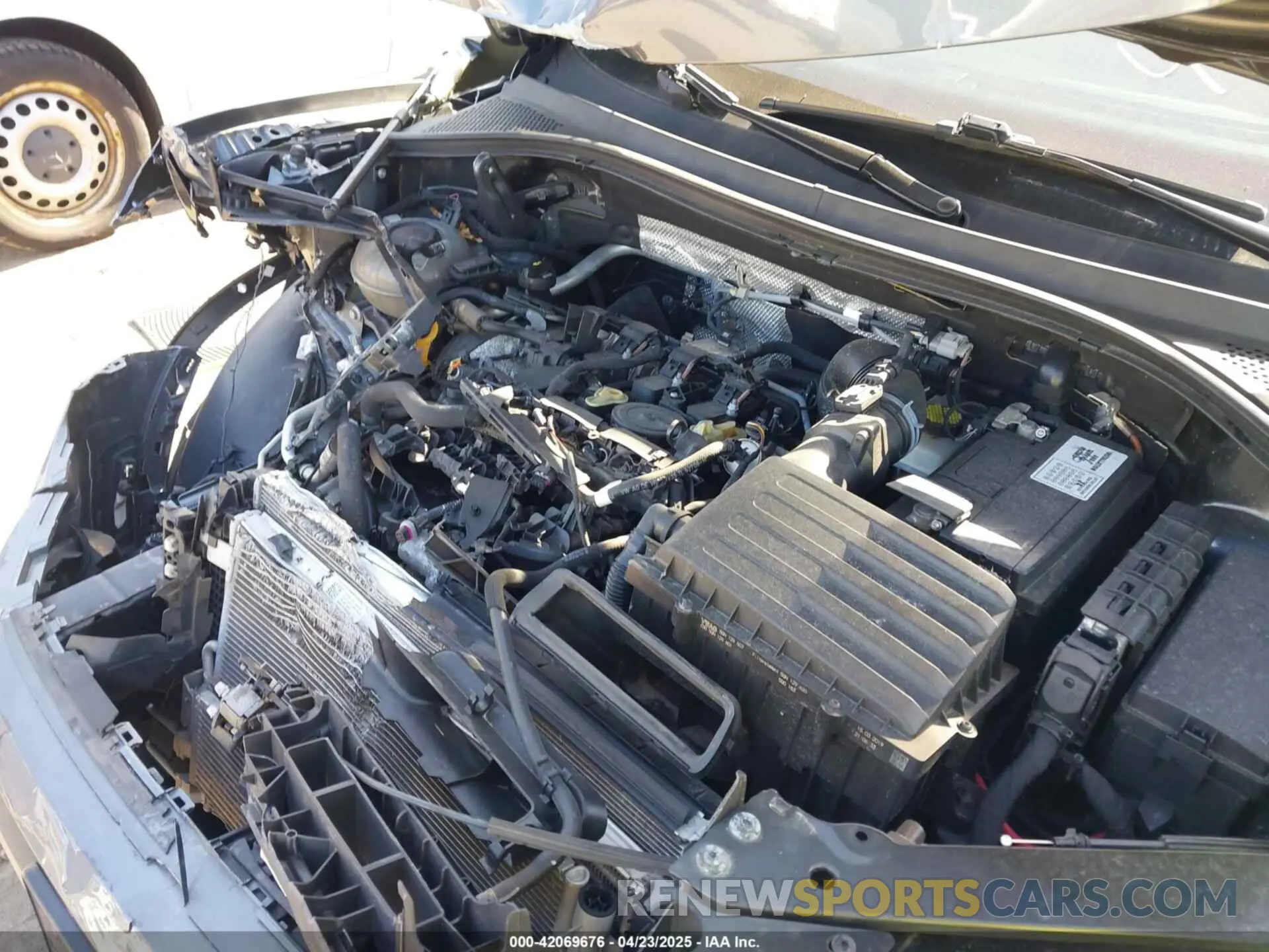 10 Photograph of a damaged car 3VV0B7AX0KM119702 VOLKSWAGEN TIGUAN 2019