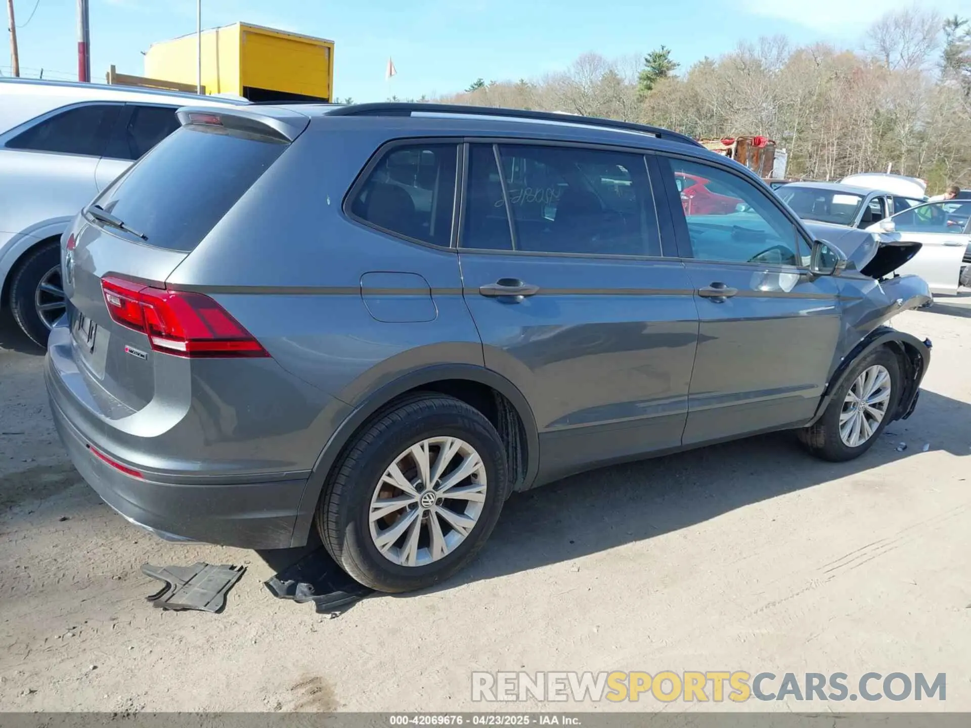 13 Photograph of a damaged car 3VV0B7AX0KM119702 VOLKSWAGEN TIGUAN 2019