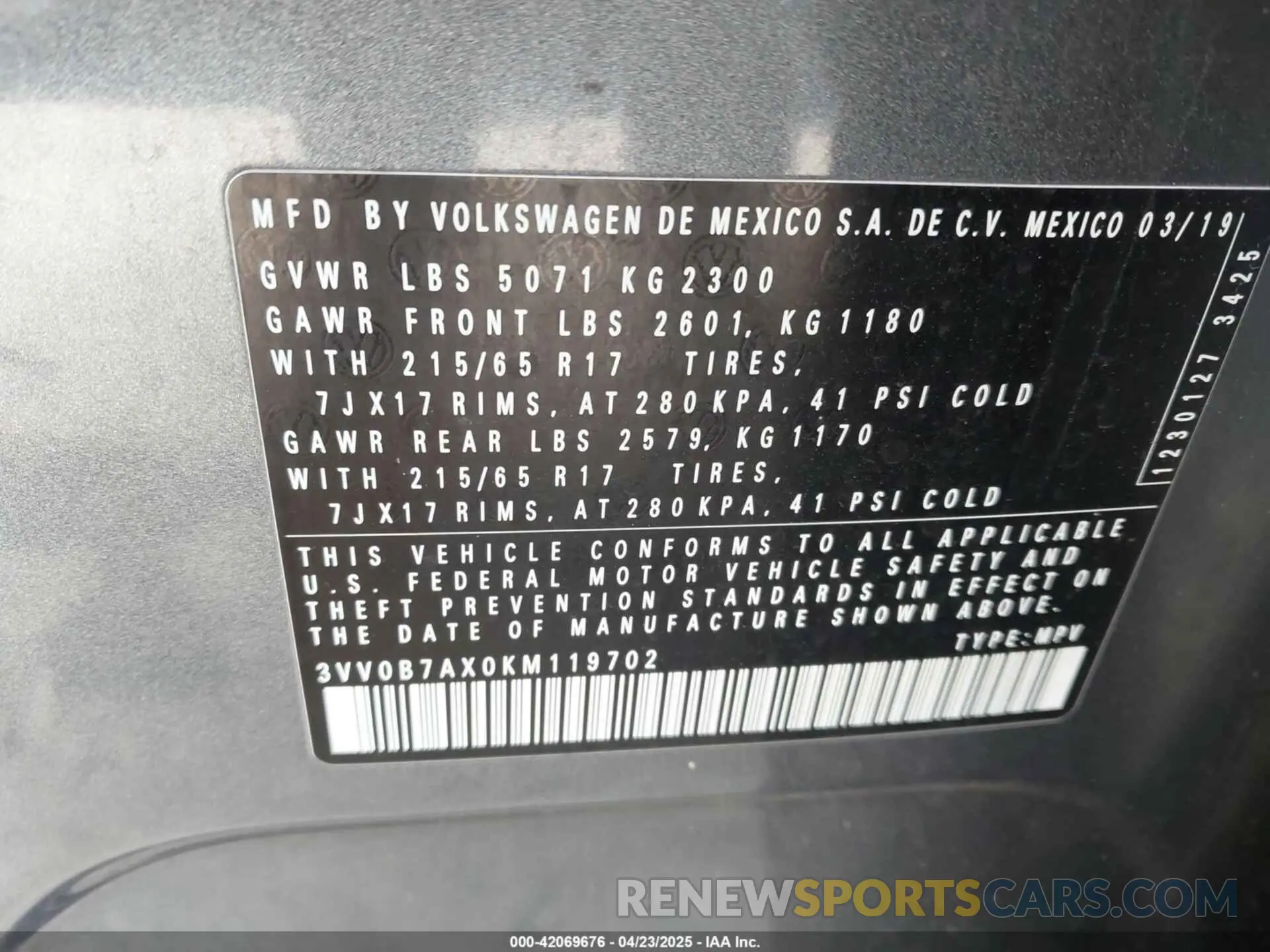 9 Photograph of a damaged car 3VV0B7AX0KM119702 VOLKSWAGEN TIGUAN 2019