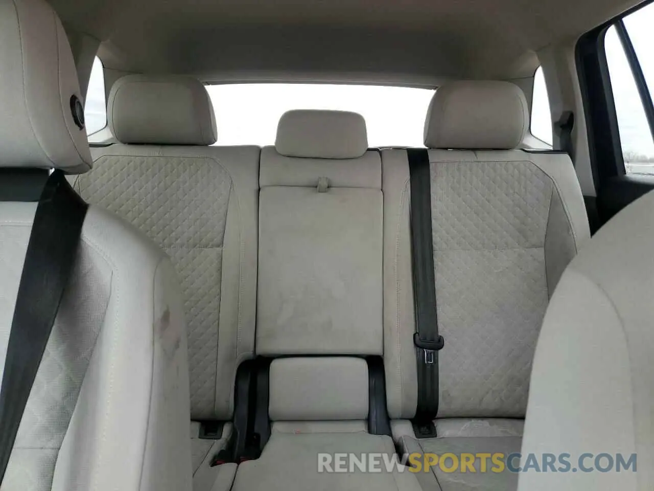 10 Photograph of a damaged car 3VV0B7AX0KM142154 VOLKSWAGEN TIGUAN 2019